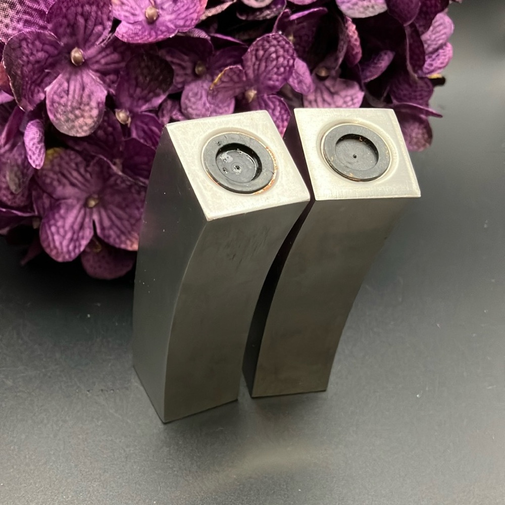 Mid Century Modern Elegance : Salt and Pepper Shakers - Picture 5 of 7